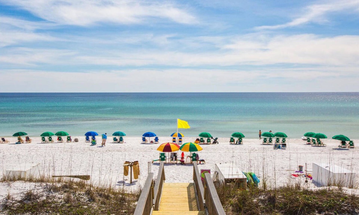 Miramar Beach Condo | Stunning Retreat-Private Beach-Umbrella Service for 4 + Dog Friendly