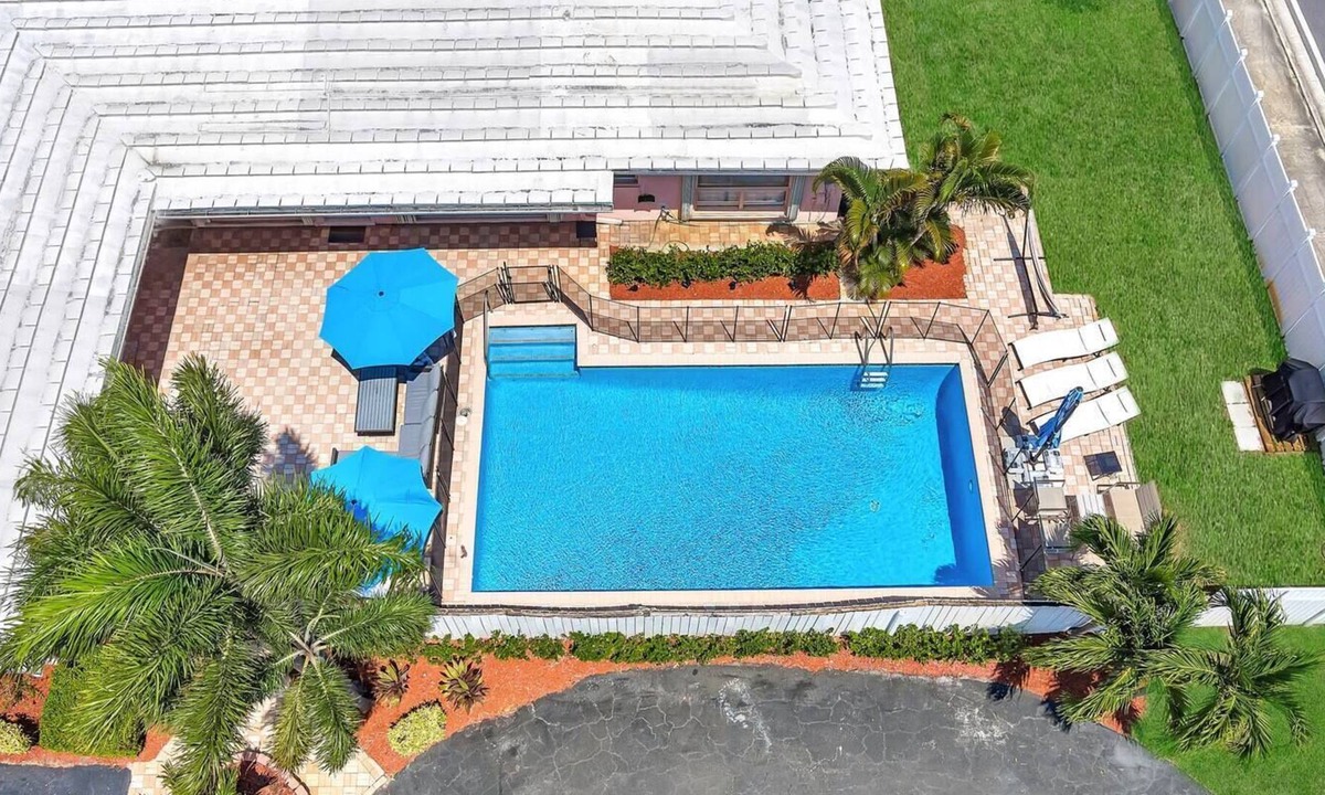 Coral Ridge Isles Apartment | Stylish 1BED Unit Heated Pool and in Ft Lauderdale