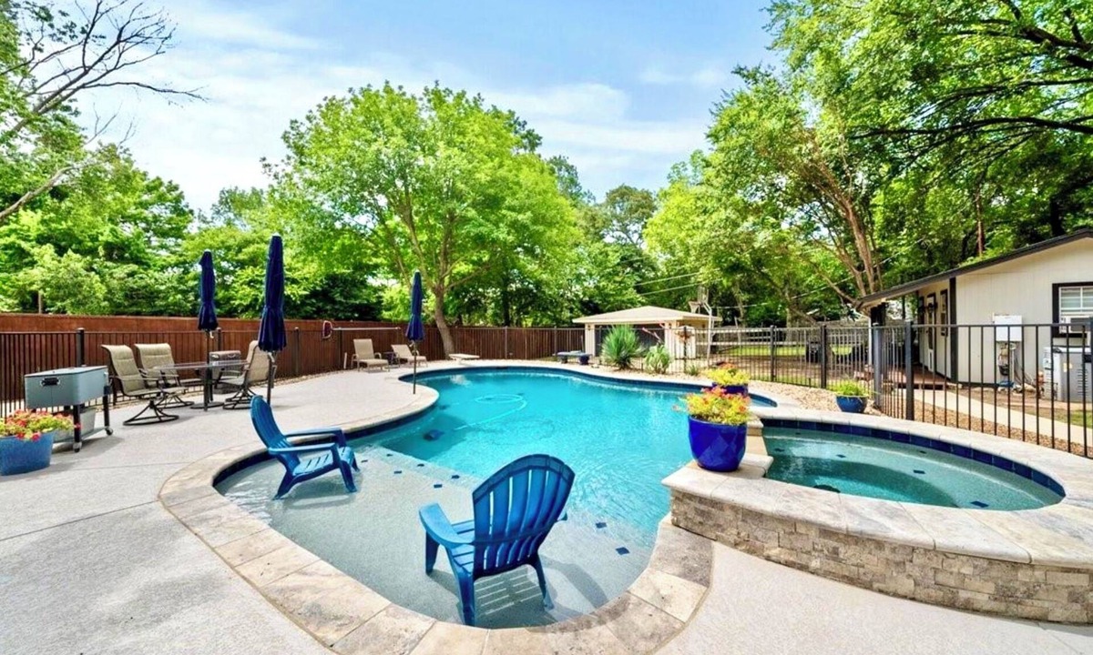 Roanoke House | Summer Oasis - Pool and Hot Tub, Private Backyard