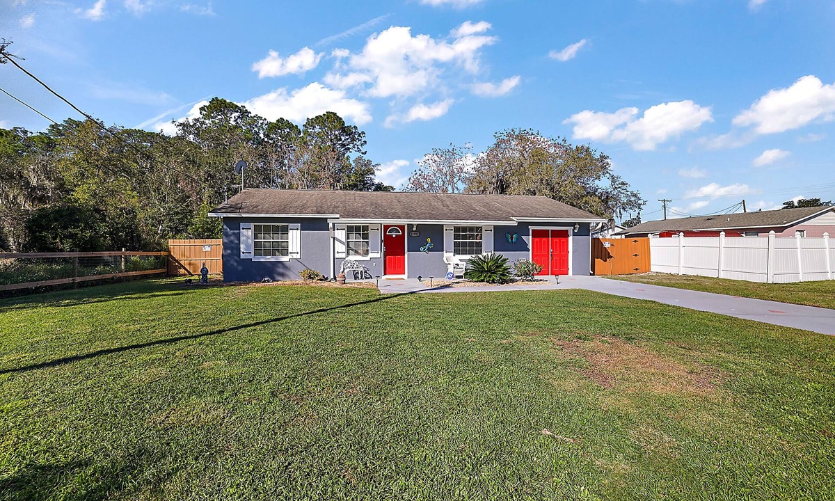 Leesburg House | Sunny Getaway: Easy Access to Orlando & the Shore!
