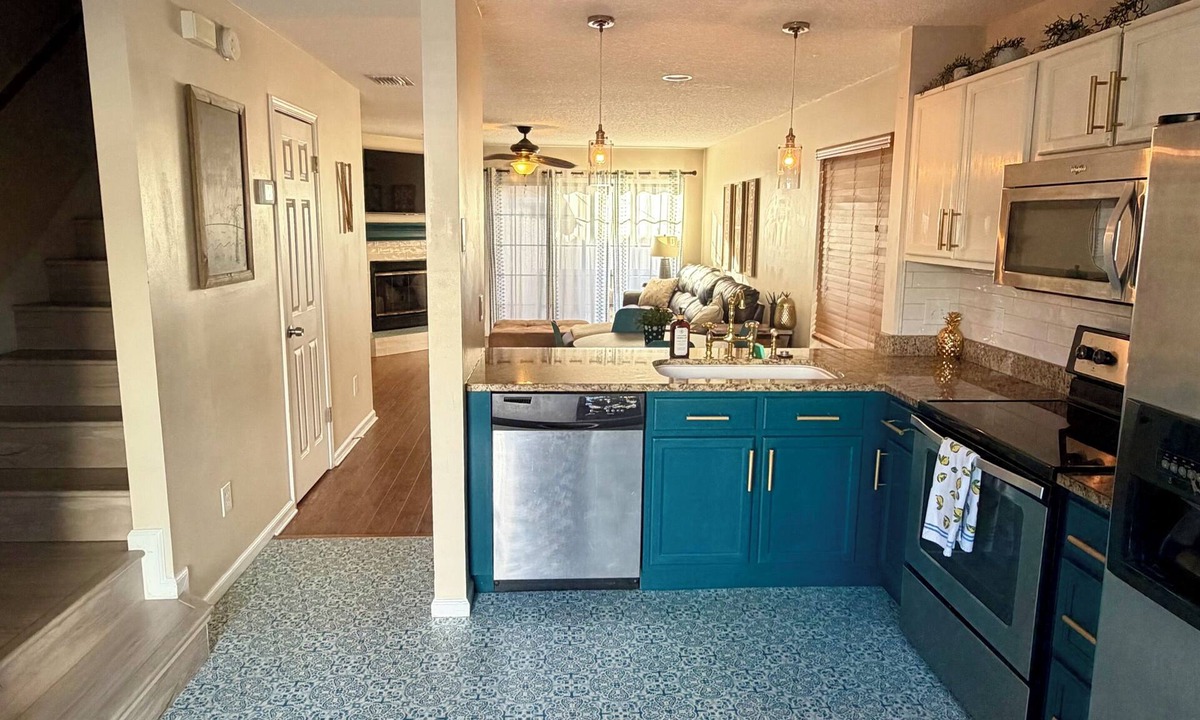 Jacksonville Beach House | Sunny Side beach house 2 blocks from the ocean.