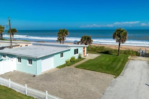 O'byrne House | Sunrise Cottage Beachfront Home