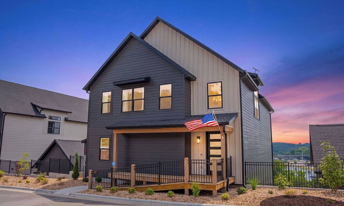 Branson House | Sunset Landing Retreat