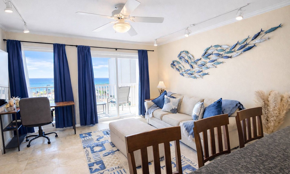 Rocky Point Condo | Sunset over Tampa Bay! Cozy 1-bedroom condo with private balcony!