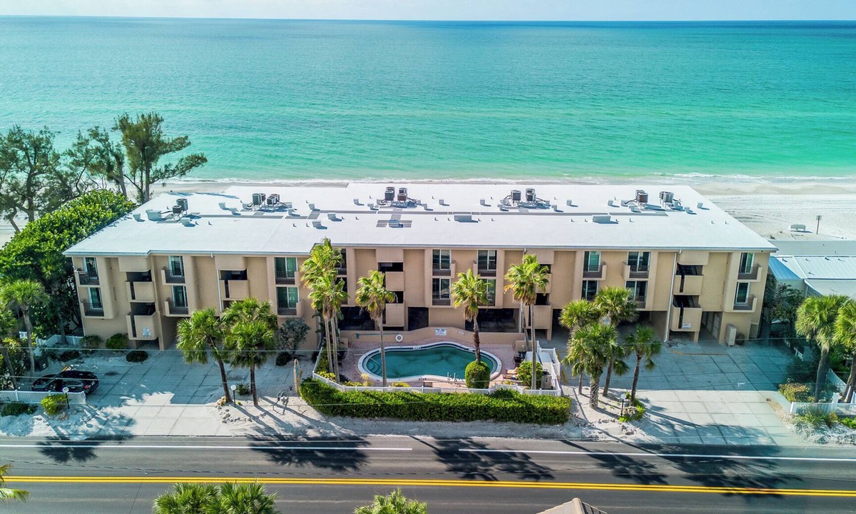 Bradenton Beach House | Sunset Terrace 108 · Dolphins · Gulf Front