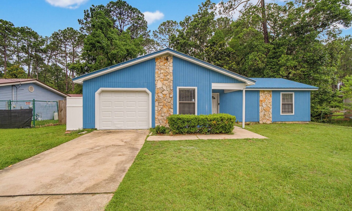 Wright House | Sunshine Stay Sleeps 9 Fort Walton Beach