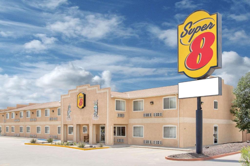 Bloomfield Hotel | Super 8 by Wyndham Bloomfield
