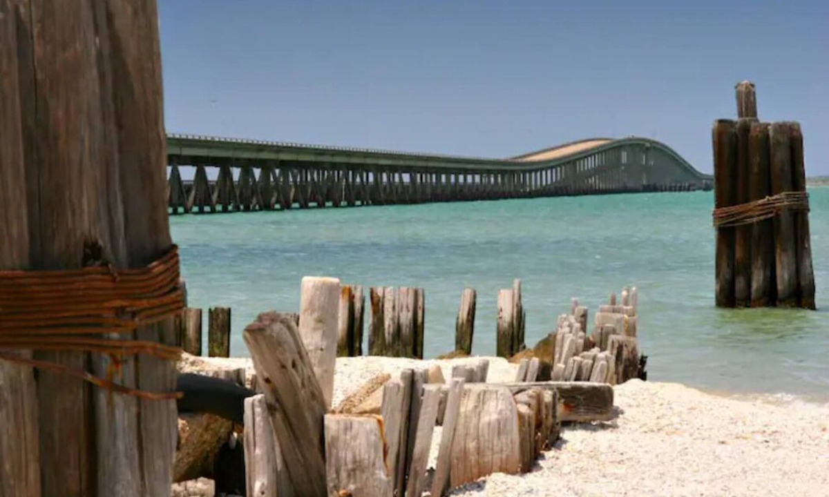 Rockport Cottage | Super Cozy Cottage--BBQ/ Pool & Dog Welcome