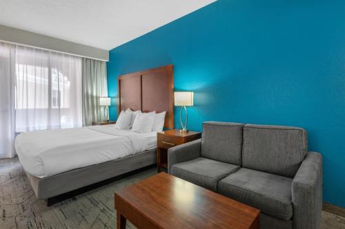 The Villages Hotel | SureStay Plus Hotel by Best Western The Villages