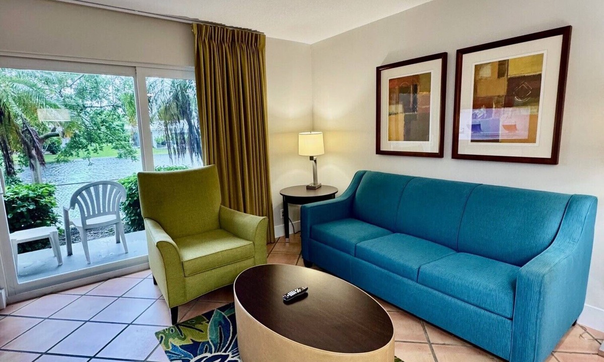 Lauderdale-by-the-Sea Apartment | Surfsider Resort