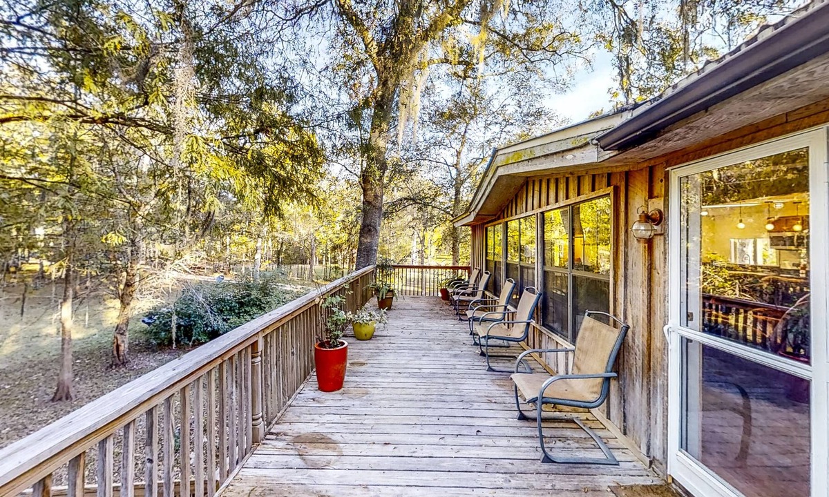Old Town House | Suwannee River Home with Kayaks, Boat Dock & Launch, Riverfront Deck, Dogs OK