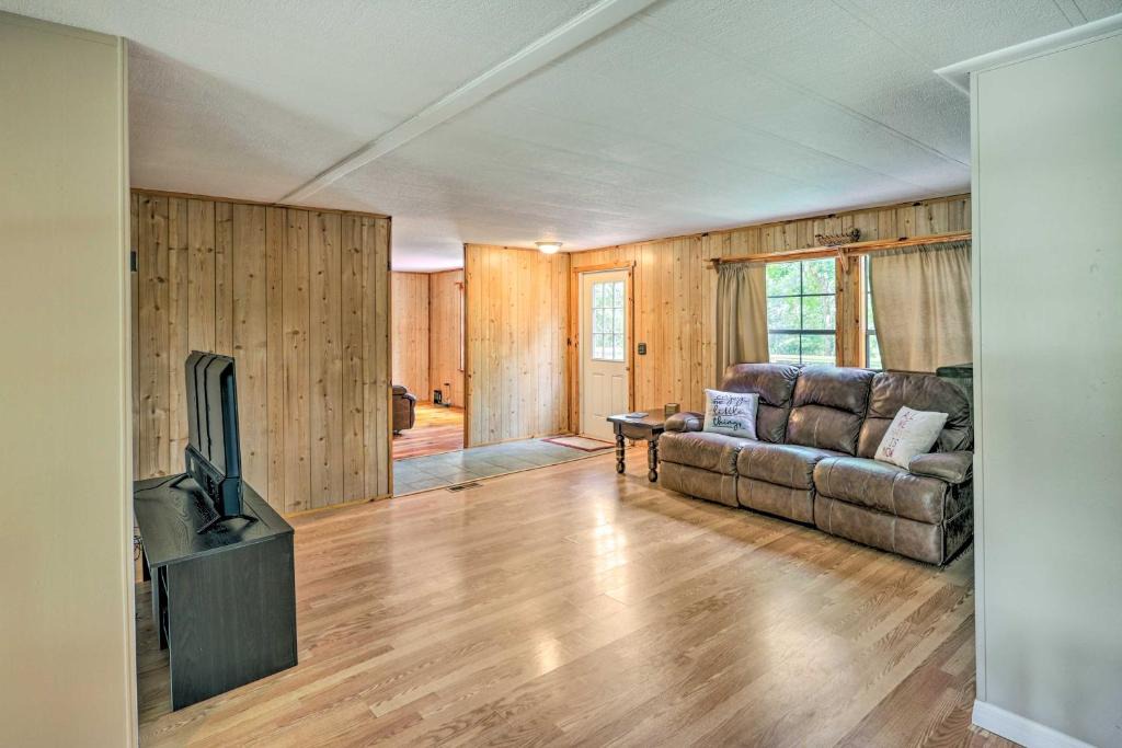 Branford House | Suwannee Riverfront Home: Grill, Near Springs