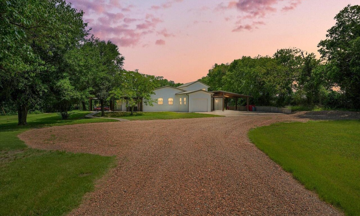 Westminster House | Sweet Dreams Country Retreat - 9 Acres A Designer Country Escape