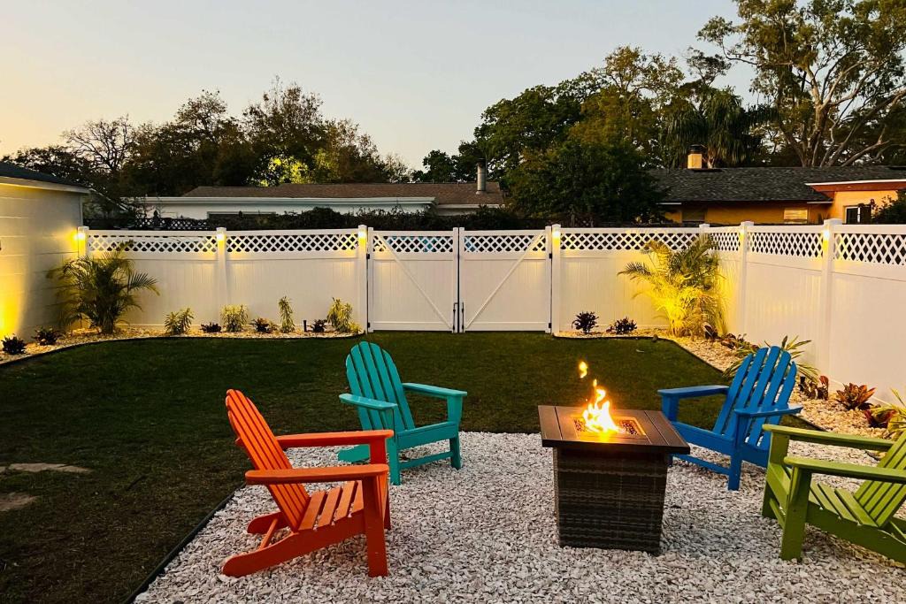 Safety Harbor House | Tampa Bay Area Cottage w/Gas Grill and Fire Pit!