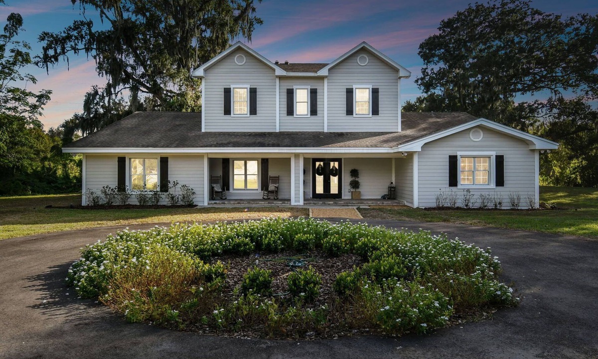 Lake Magdalene House | Tampa Bay Grand Estate 7-bedroom 2-Acre Private/Peaceful