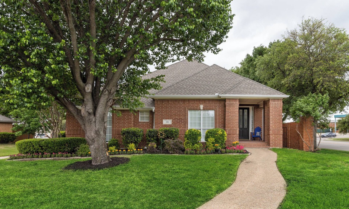 Valley Ranch House | TCH - Spacious 3bd/2ba in Irving with Workspace