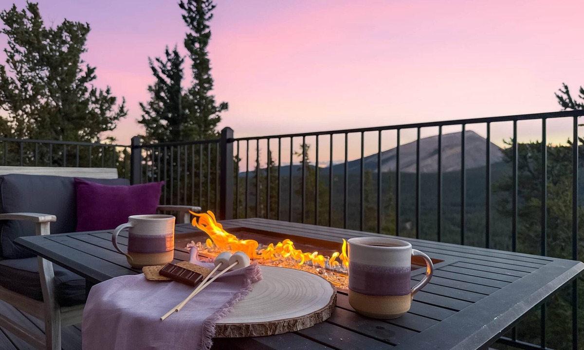Valley of the Sun House | The Alpine-Fairplay, CO, Million dollar views! Hot tub, pool table, nestled on an acre!