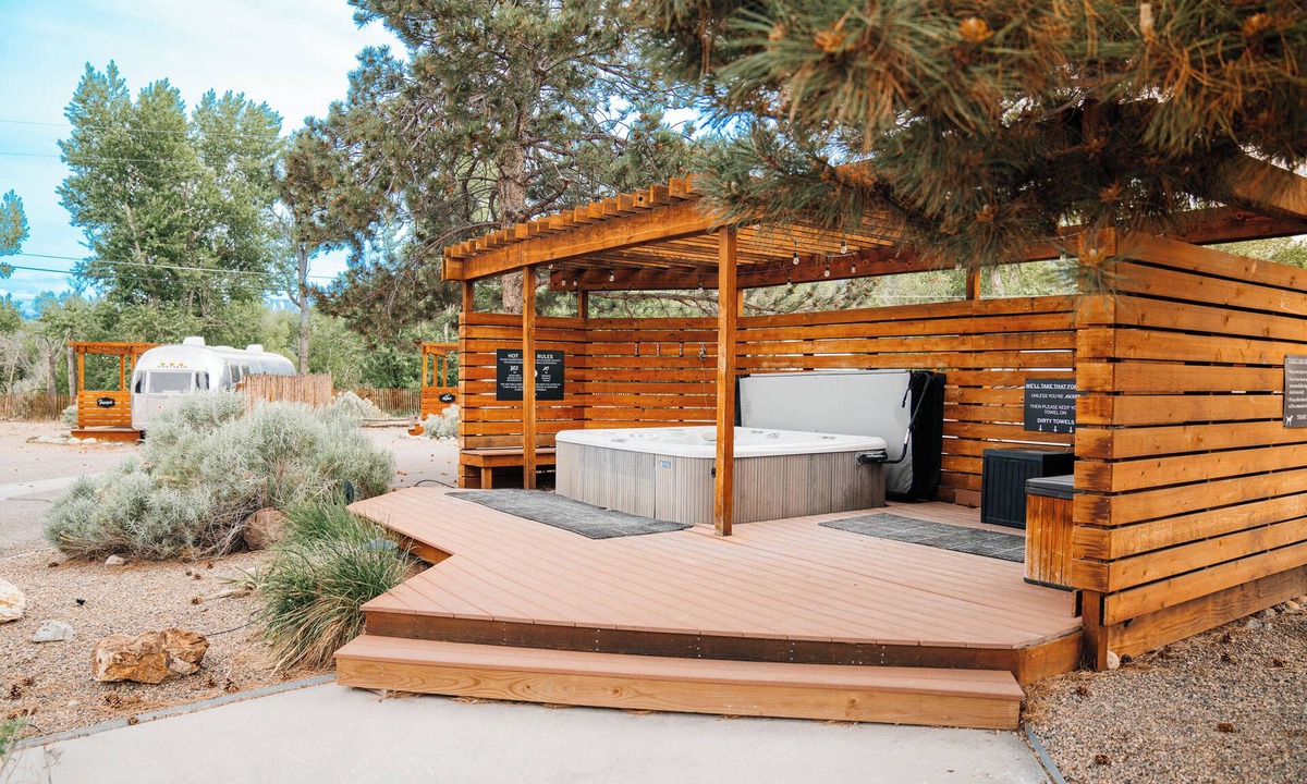 Salida Hotel | The Amigo Motor Lodge