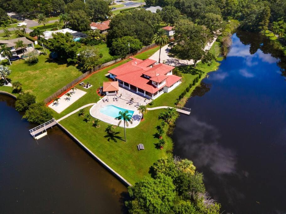 Clearwater Villa | The Belleair Estate - Breathtaking Home with Incredible Pool. 15 Min to Beach
