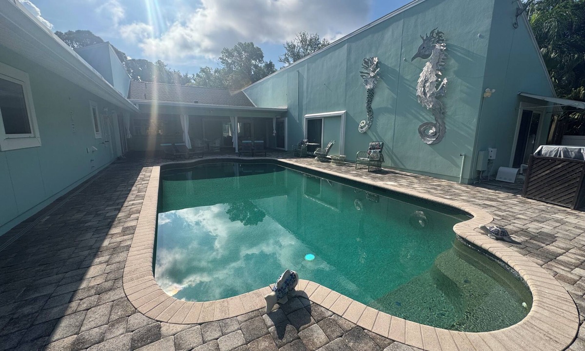 Seminole Apartment | The Blue Room with Saltwater Pool Adult Only No Pets