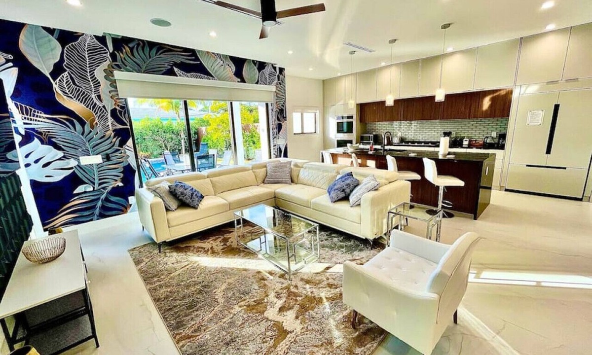 Victoria Park House | The Botanicals Las Olas with Pool Near the Beach