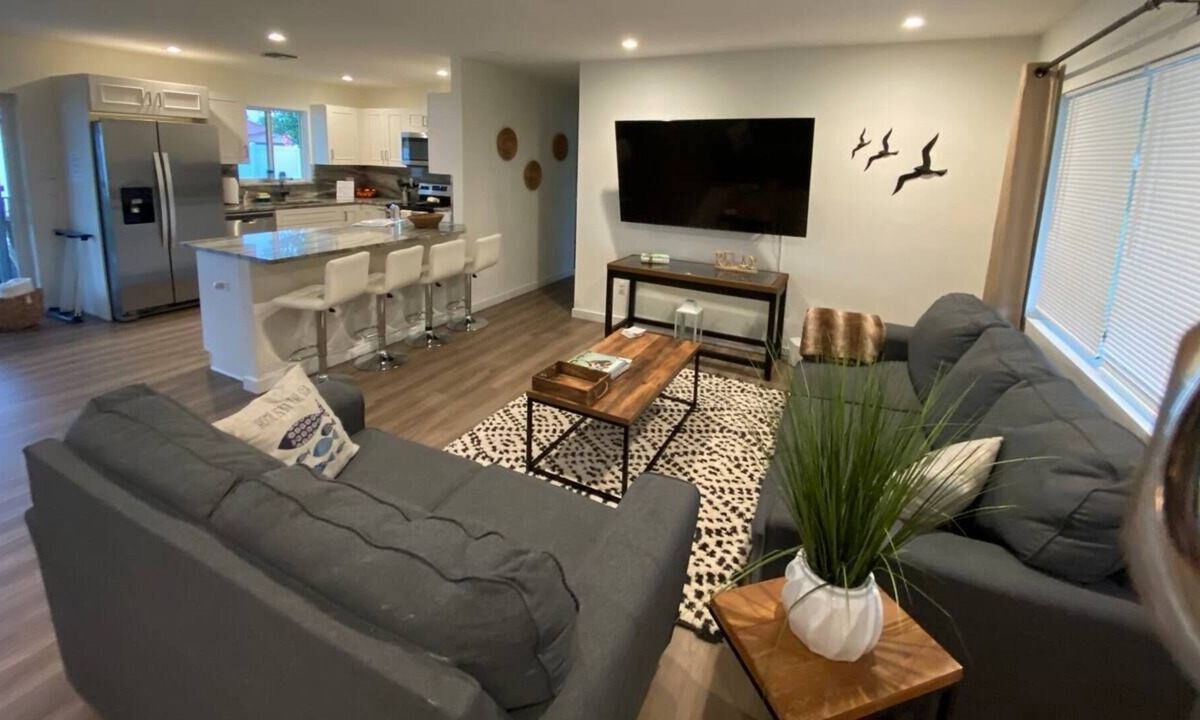 Deerfield Beach House | The Chillhouse+Hottub