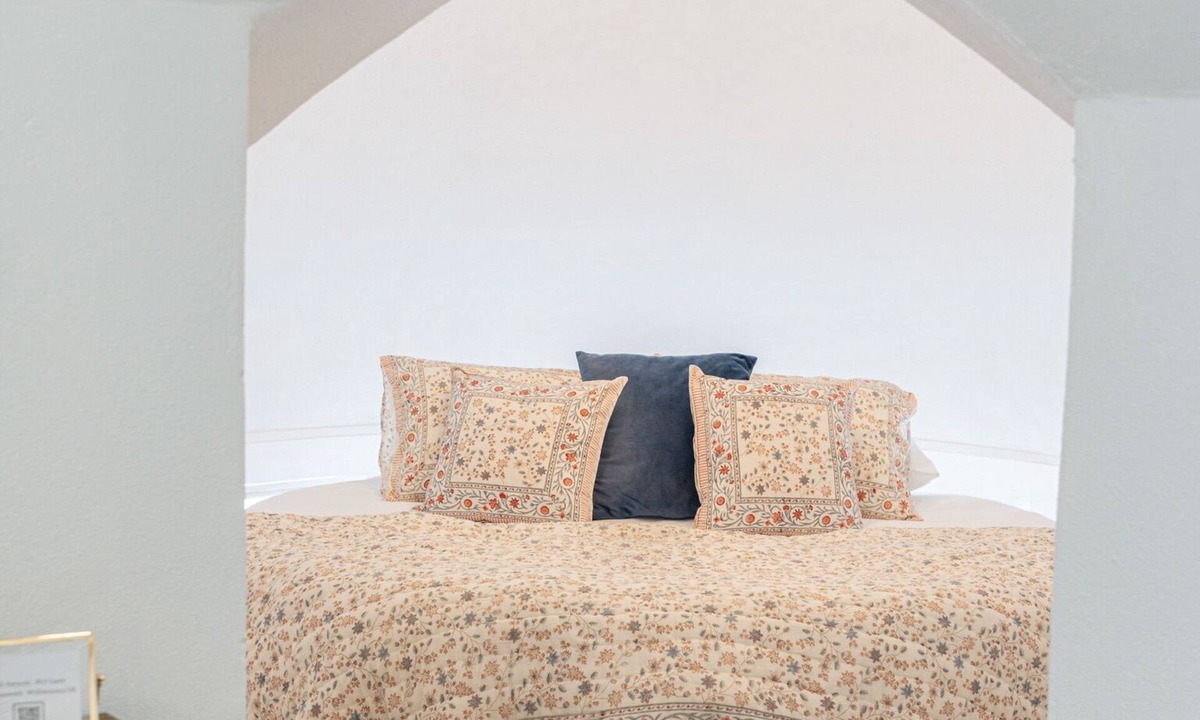 Cocoa Bed & Breakfast | The Cocoa Room with Private Ensuite in Boutique B&B, The Parrish Grove Inn