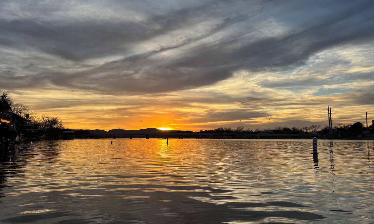 Kingsland Cabin | The Creek, Lakeside Suite, Pool & Outdoor Seating