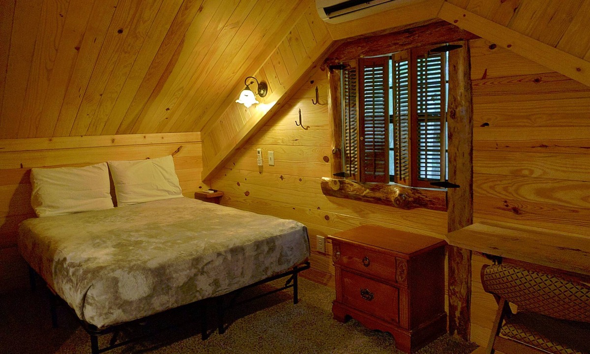 Enterprise Apartment | The Eagle's Nest. No Frills Private Studio. Clean, cheap, laundry, firepit/grill