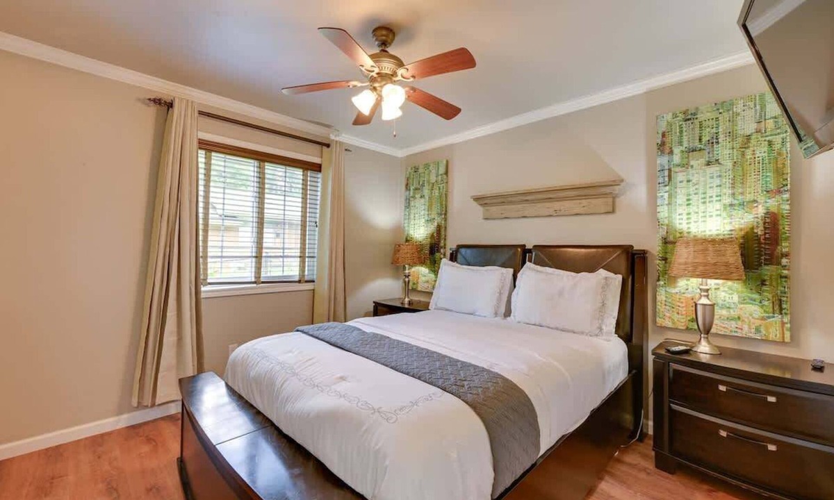 Nacogdoches Apartment | The Homestead - Luxury-Cozy 2BR Apartments Near Historic Downtown Nacogdoches