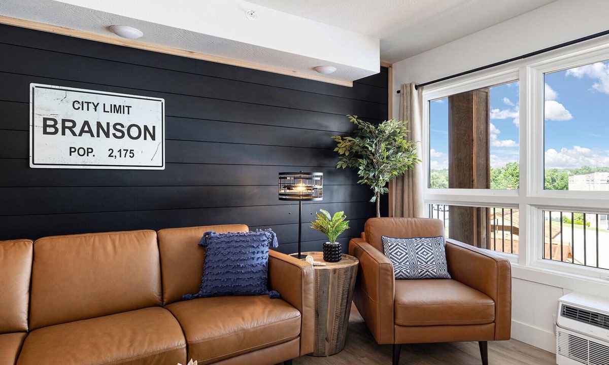 Branson Resort | The Landing Loft! Walk to Downtown, Pools, Fishing, Gym, Scenic Train Station.