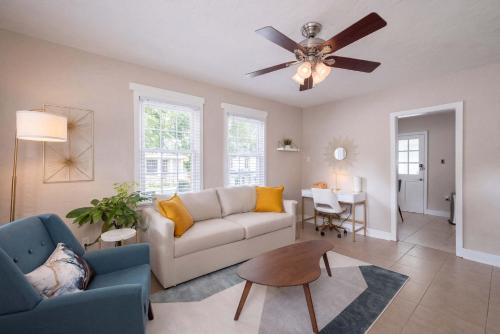 Pleasant Street House | The Landing on 3rd - Walk to UF & Downtown, Pets