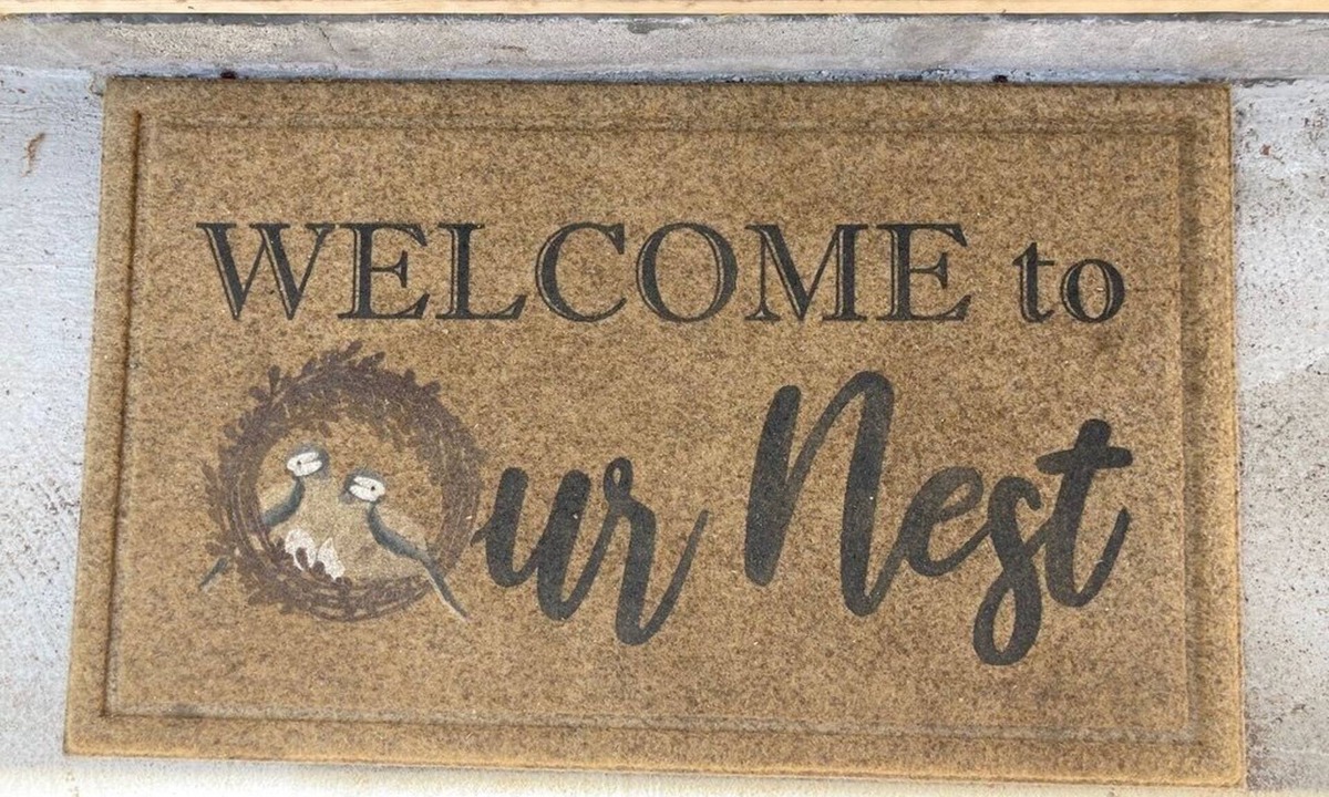 Glen Rose Apartment | The Nestle Inn, walk to Historic Downtown Square. Centrally located.
