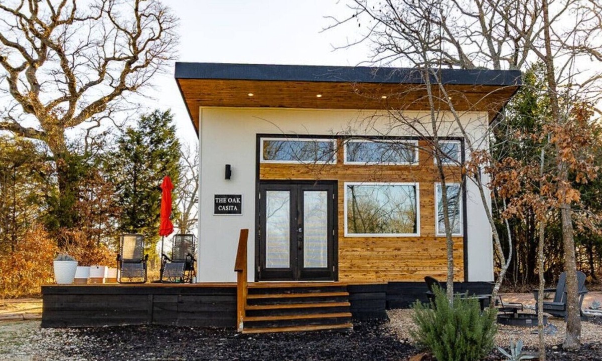 Athens House | The Oak Casita at Selah Place