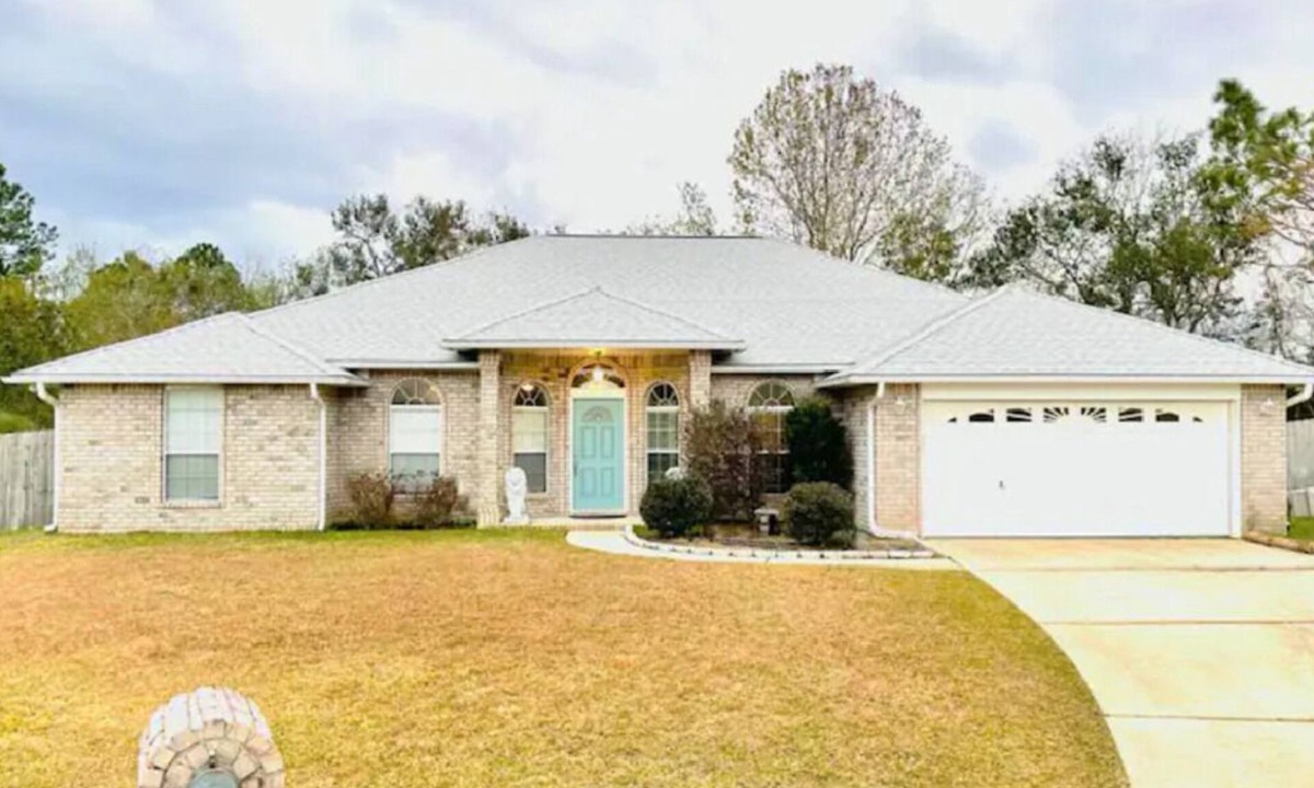 Northwest Pensacola House | The Spacious Stay in a Tranquil Cul-de-Sac
