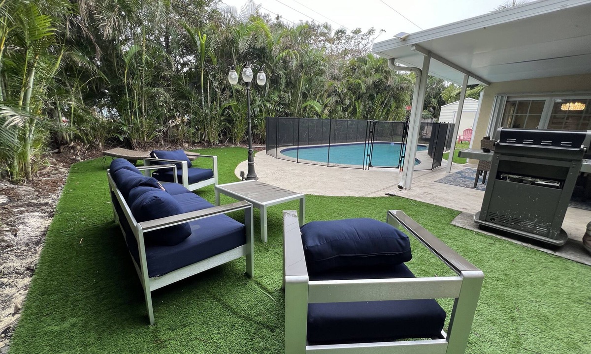 Deerfield Beach House | The Terrace at the cove with with heated pool