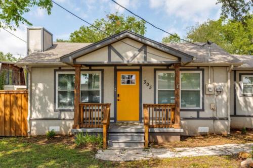 Roanoke House | The Texas Get-Away
