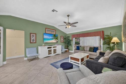 Hadley House | The Villages Sumter Landing With lanai & patio!