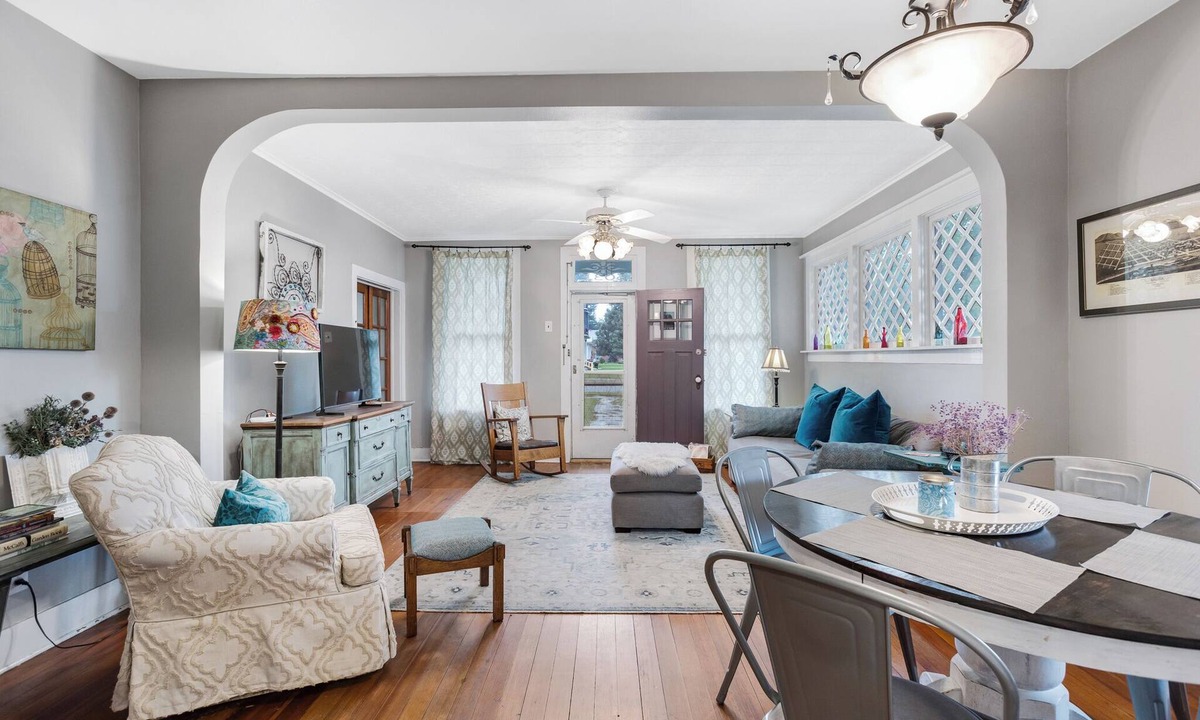 Salida House | This 2-bedroom Victorian cottage features comfortable, modern furnishings, well-equipped kitchen, and a spacious green yard with a shady back patio and a front porch swing. On the quiet edge of downtown, across the street from Alpine Park.