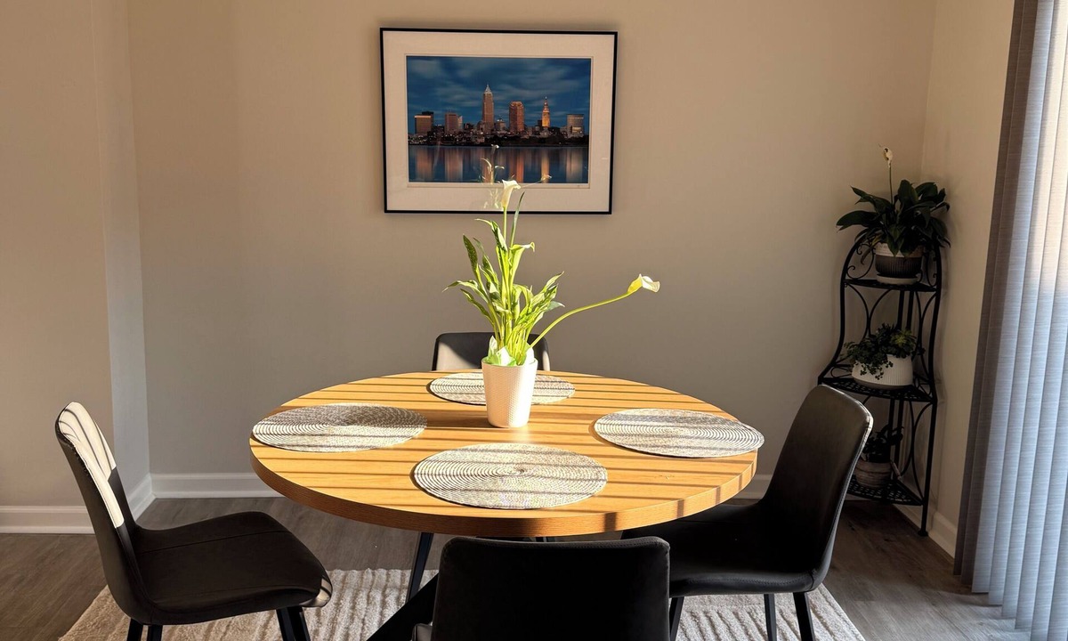 Painesville Condo | This beautiful 3-bedroom condo in Painesville has the comforts of home, elevated