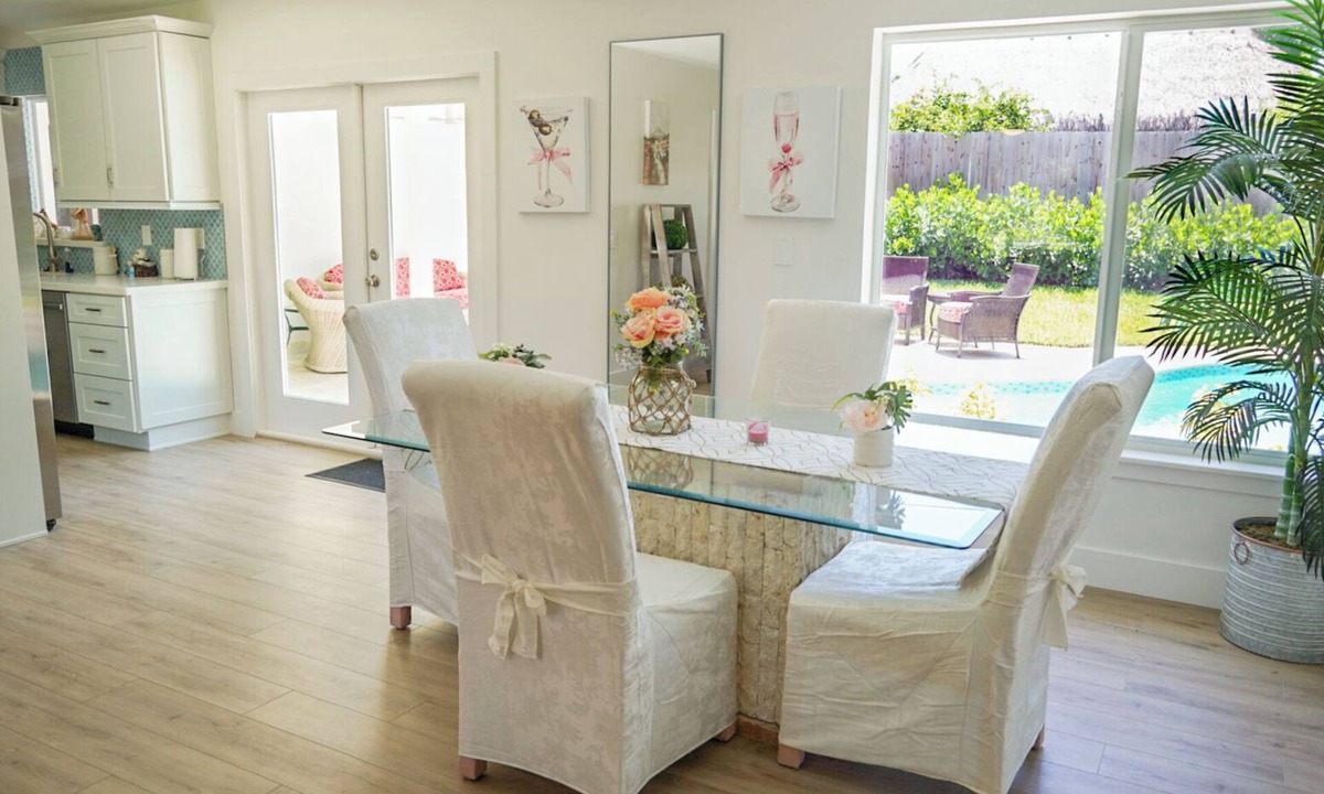 Lake Worth House | This modern 4-bedroom home sleeps 8 with 5 beds, 2 baths & a private pool.