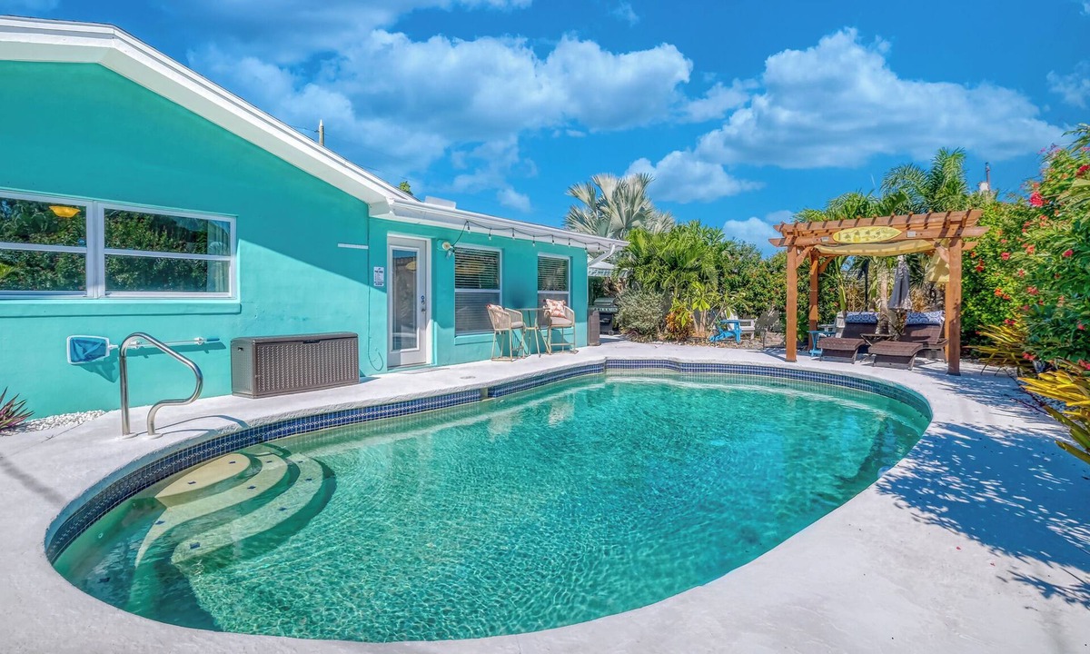 Seminole House | Three Bedroom/Two Bath Heated Pool Home