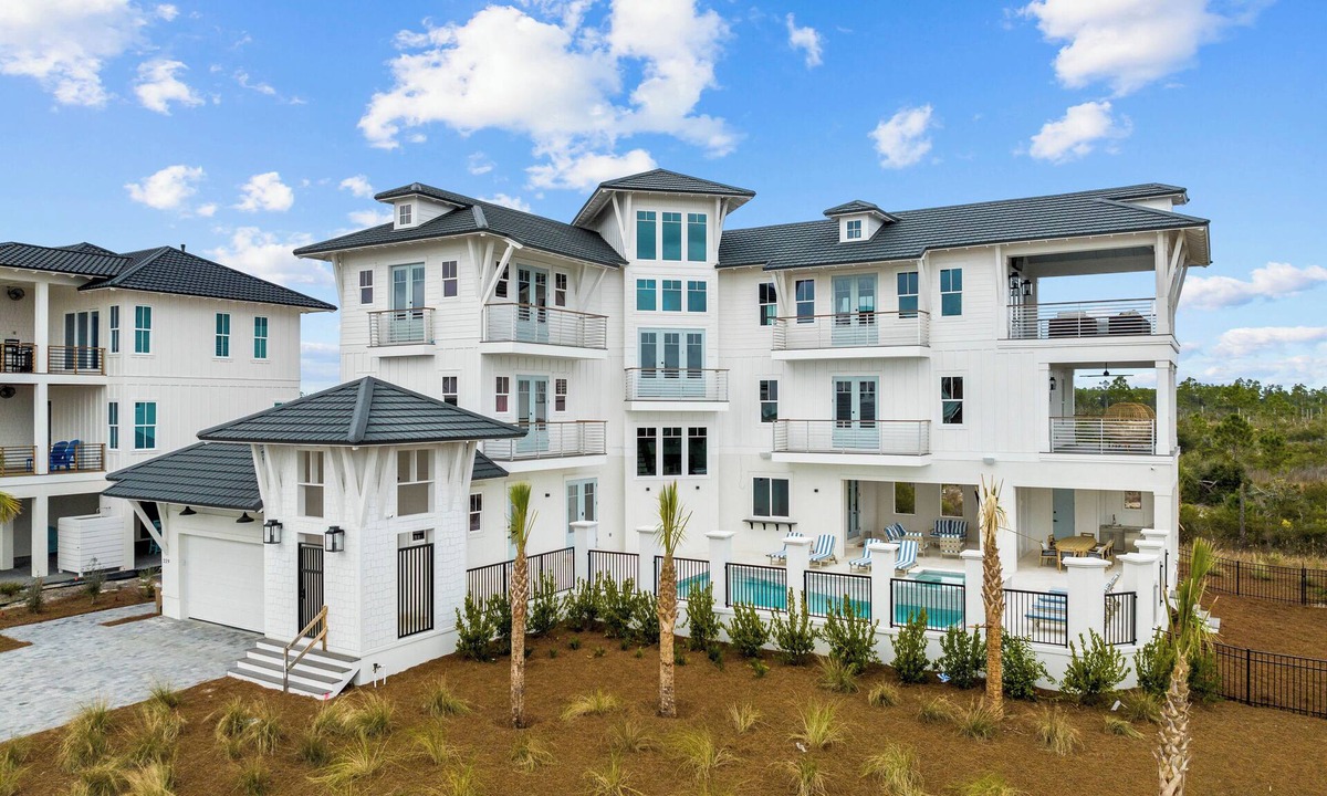 Bay County House | Time & Tide: 4th of July week now available as a Friday or Saturday check in!