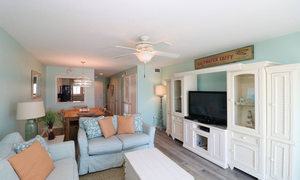 Crescent Beach Condo | Townhouse directly facing the ocean at Summerhouse 206