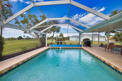 Oakland Hills House | Tranquil Fairway Retreat w Private Pool Perfect for Golf Trips and Family Getaway