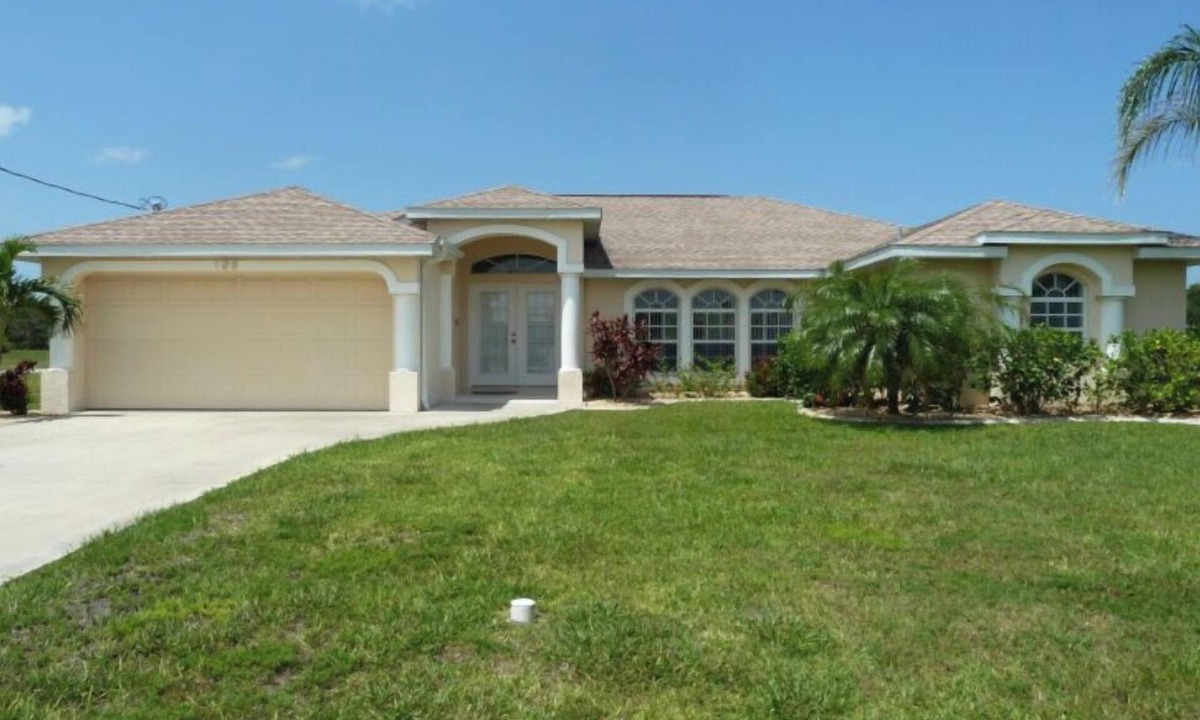 Pine Valley Villa | Tranquility: Sun, Serenity & Space – 4BR/3BA Pool Retreat for 6 in Rotonda West