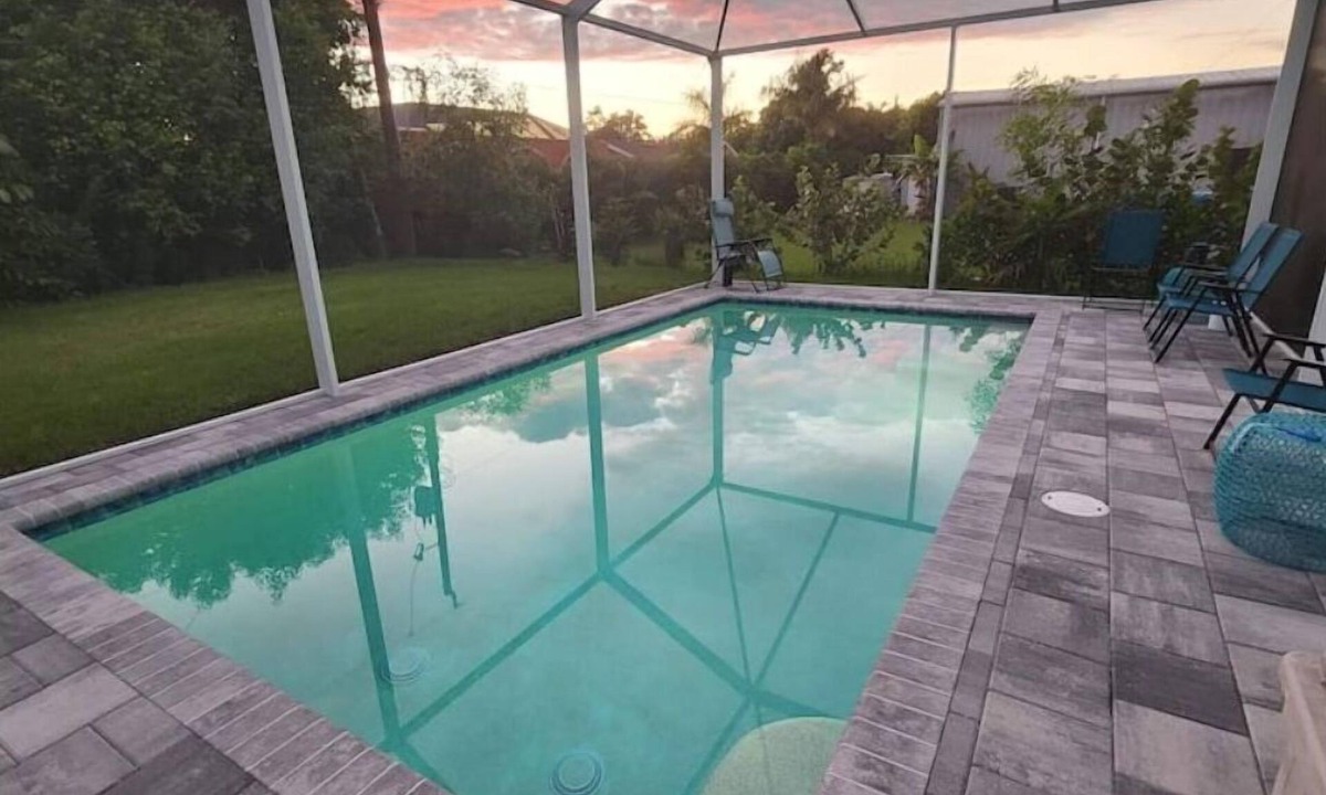 Naples House | ☆ Treetop Sunset Home ~ Private Heated Pool ~ Group Trip ~ Work Groups Welcome