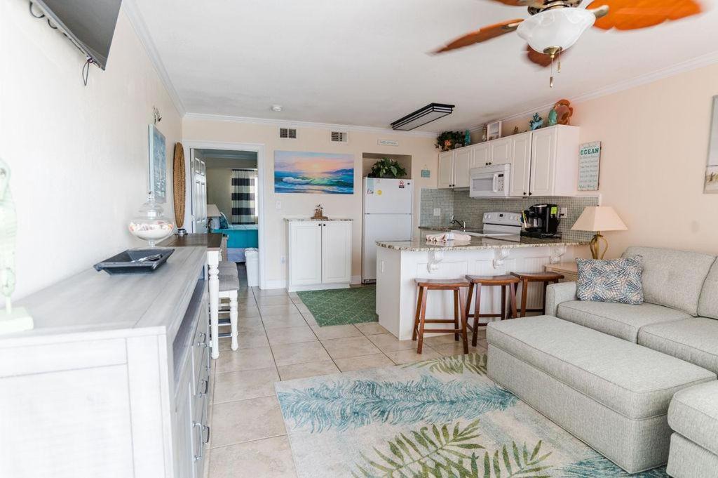 Fort Walton Beach House | Tropical Isle 206