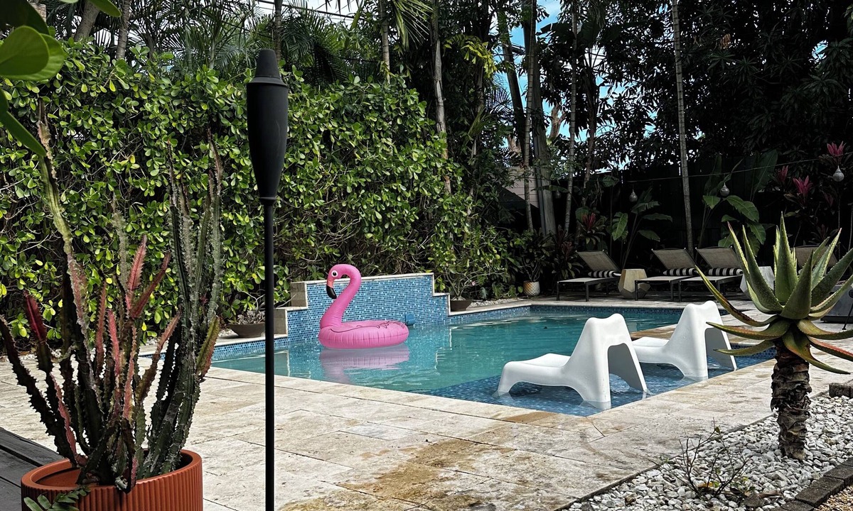 El Portal House | Tropical Oasis in Miami. Heated pool, firepit.