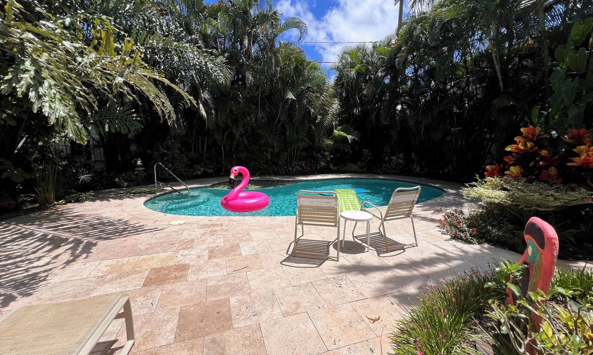 Lake Worth Corridor Apartment | Tropical Oasis at Pairadice Palms in Lake Worth Beach, FL - Florida Room